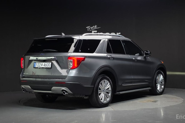 2023 Ford Explorer с пробегом 12 717 км