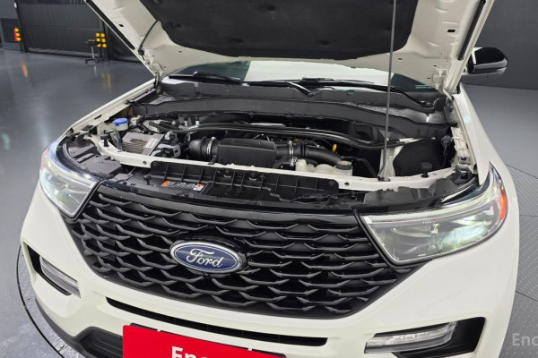 2022 Ford Explorer с пробегом 28 571 км