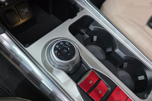 2023 Ford Explorer с пробегом 12 717 км