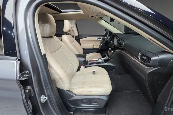 2023 Ford Explorer с пробегом 12 717 км