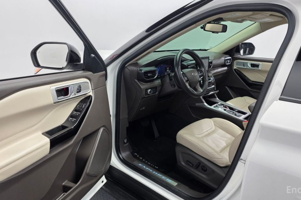 2022 Ford Explorer с пробегом 28 571 км