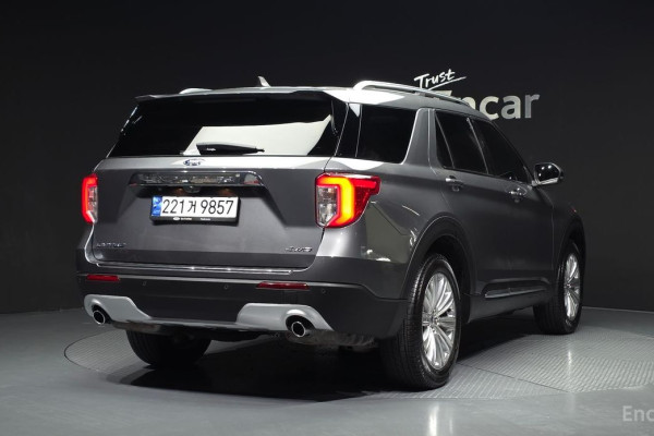 2022 Ford Explorer с пробегом 28 044 км