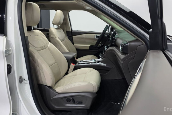 2022 Ford Explorer с пробегом 28 571 км