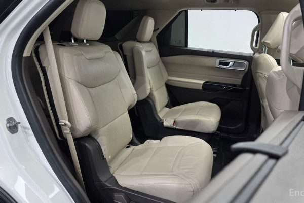 2022 Ford Explorer с пробегом 28 571 км