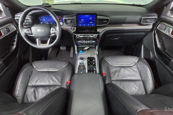 2023 Ford Explorer с пробегом 16 055 км