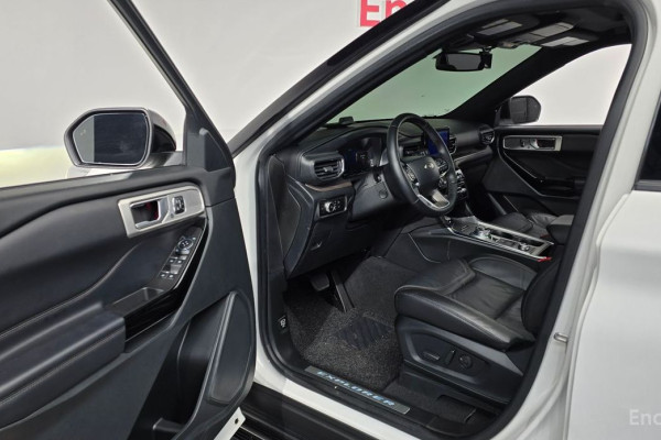 2023 Ford Explorer с пробегом 16 055 км