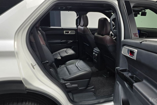 2023 Ford Explorer с пробегом 16 055 км