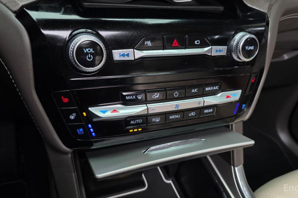 2022 Ford Explorer с пробегом 28 571 км