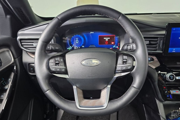 2023 Ford Explorer с пробегом 16 055 км