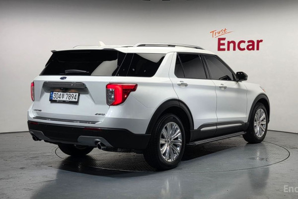 2023 Ford Explorer с пробегом 13 714 км