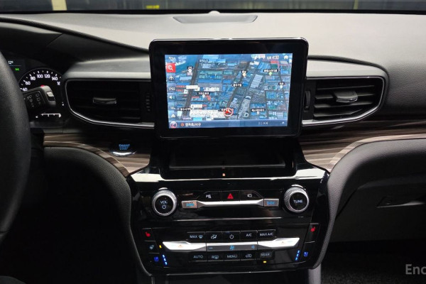 2022 Ford Explorer с пробегом 28 044 км