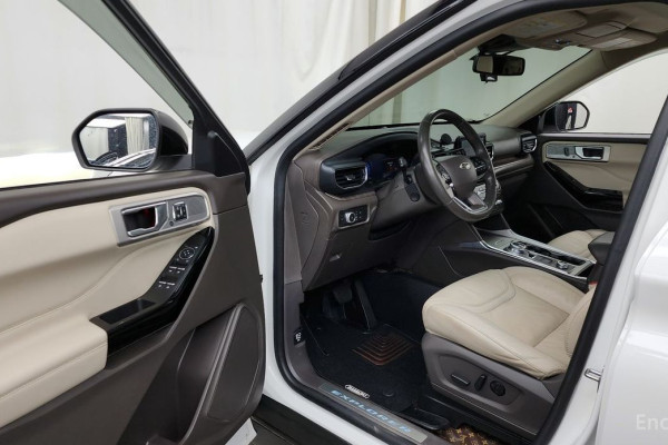 2022 Ford Explorer с пробегом 77 013 км