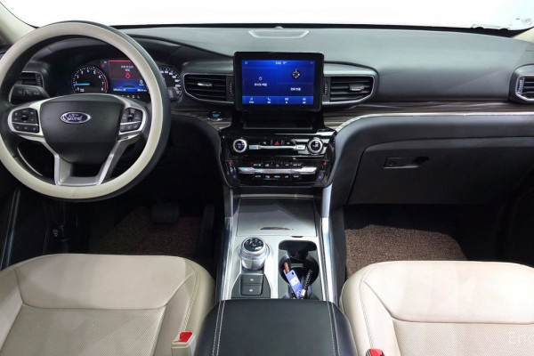 2023 Ford Explorer с пробегом 13 714 км