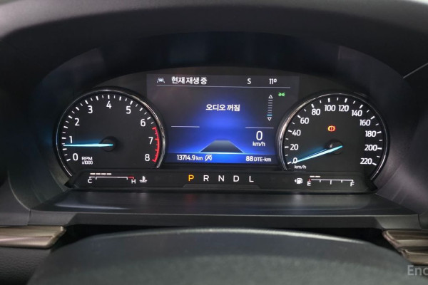 2023 Ford Explorer с пробегом 13 714 км