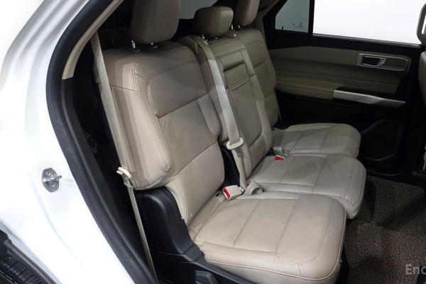 2023 Ford Explorer с пробегом 13 714 км