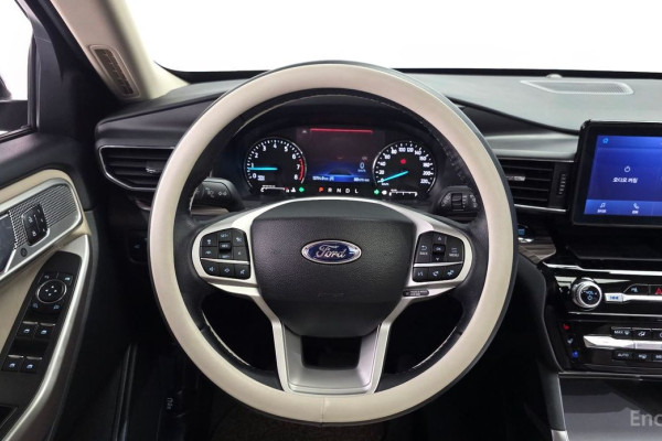 2023 Ford Explorer с пробегом 13 714 км