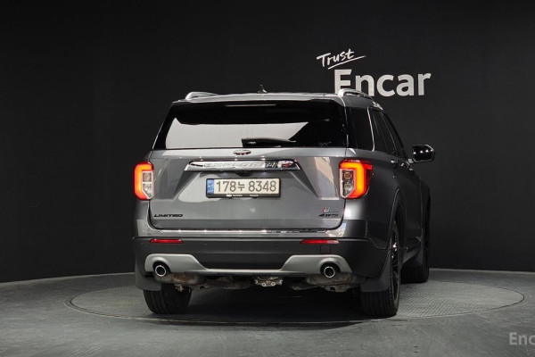 2022 Ford Explorer с пробегом 32 047 км