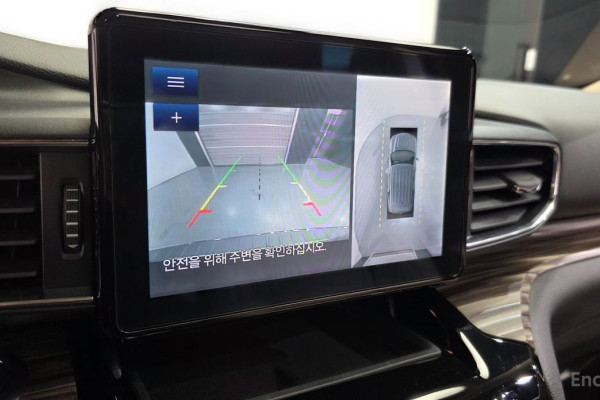 2023 Ford Explorer с пробегом 13 714 км