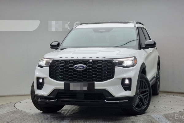 2024 Ford Explorer с пробегом 12 074 км