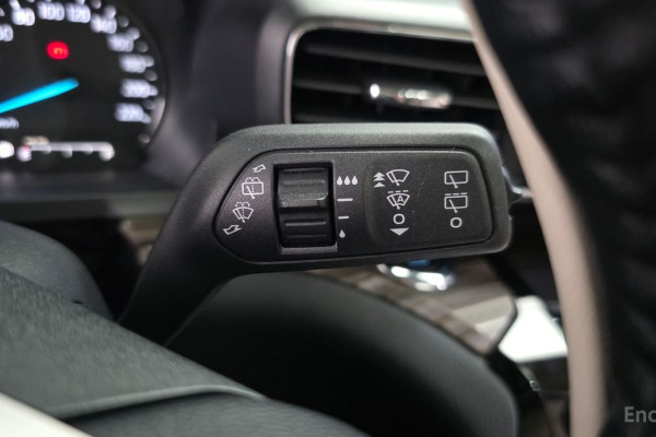 2023 Ford Explorer с пробегом 13 714 км