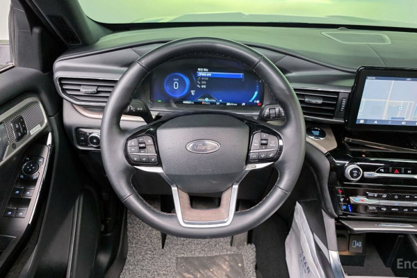 2023 Ford Explorer с пробегом 46 332 км