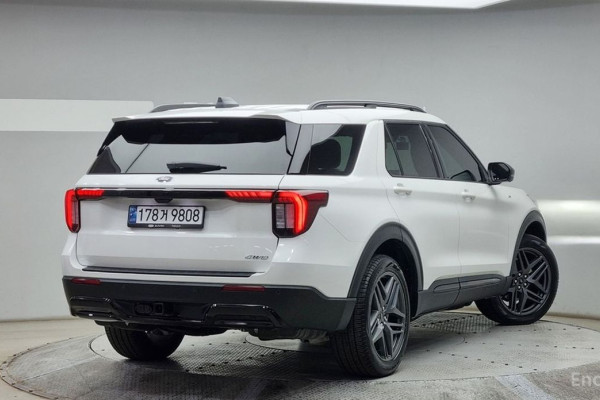 2024 Ford Explorer с пробегом 12 074 км