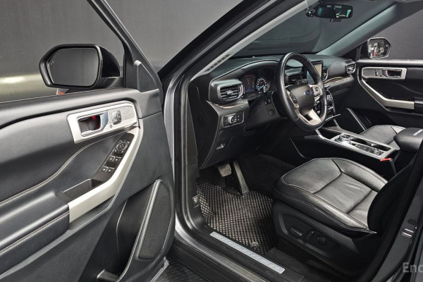 2022 Ford Explorer с пробегом 32 047 км