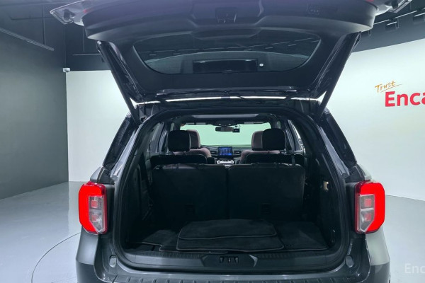 2023 Ford Explorer с пробегом 46 332 км