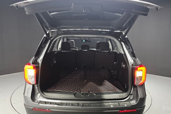 2022 Ford Explorer с пробегом 32 047 км