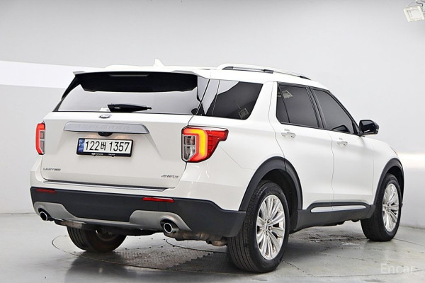 2023 Ford Explorer с пробегом 18 371 км