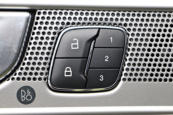 2023 Ford Explorer с пробегом 18 371 км