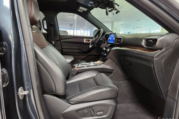 2022 Ford Explorer с пробегом 114 367 км