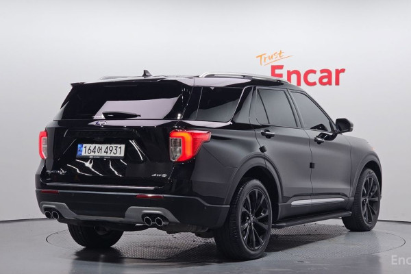 2022 Ford Explorer с пробегом 27 992 км