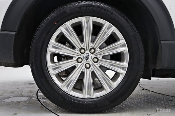 2023 Ford Explorer с пробегом 18 371 км