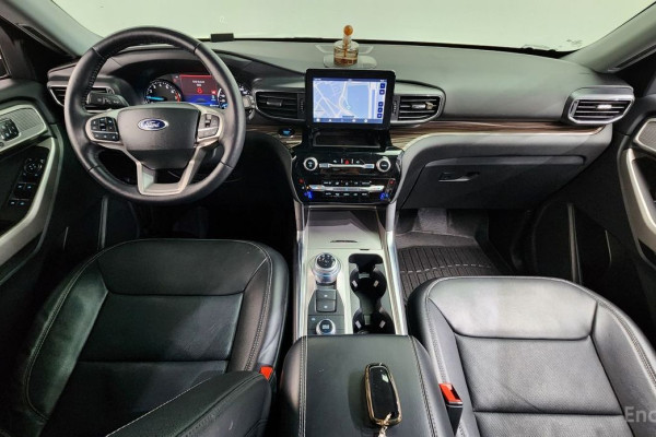 2023 Ford Explorer с пробегом 22 192 км