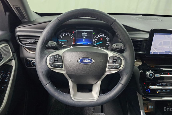 2023 Ford Explorer с пробегом 16 261 км