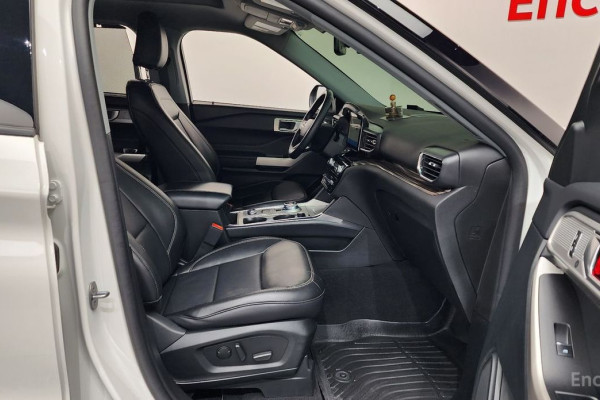 2023 Ford Explorer с пробегом 22 192 км