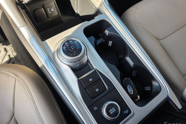 2023 Ford Explorer с пробегом 3 656 км