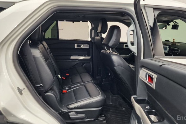 2023 Ford Explorer с пробегом 22 192 км