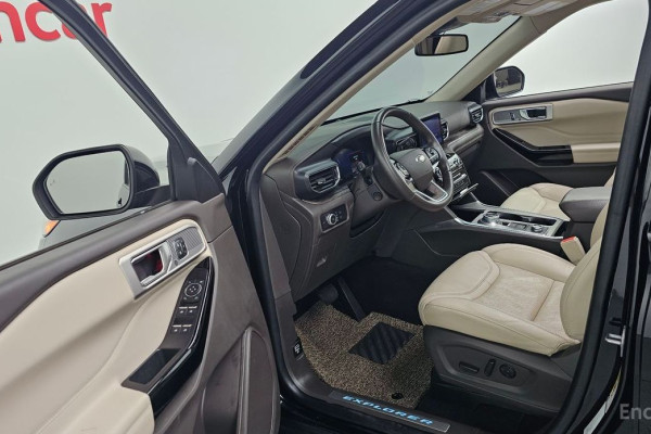 2022 Ford Explorer с пробегом 27 992 км