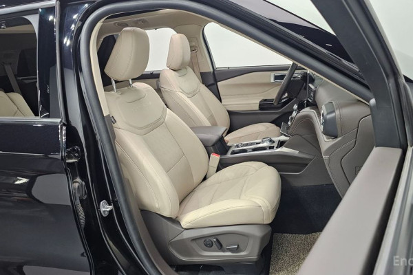 2022 Ford Explorer с пробегом 27 992 км