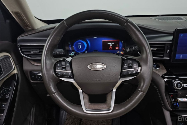 2022 Ford Explorer с пробегом 27 992 км