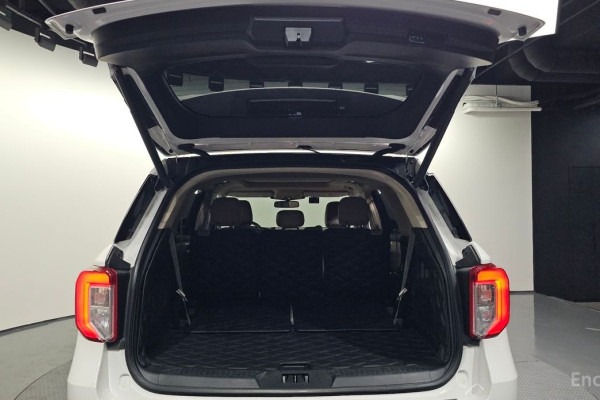 2022 Ford Explorer с пробегом 25 584 км