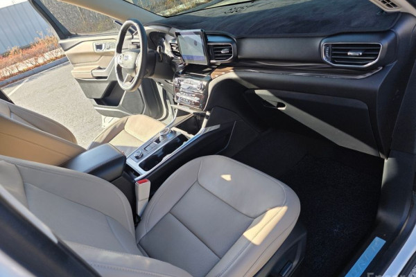 2023 Ford Explorer с пробегом 3 656 км