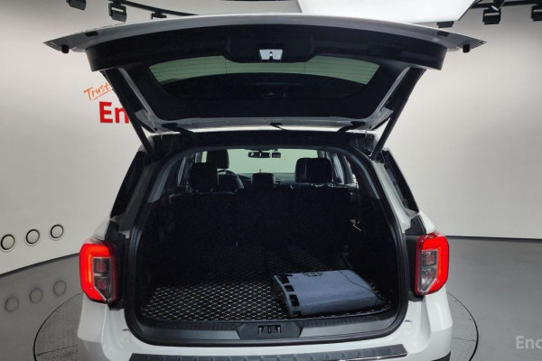 2023 Ford Explorer с пробегом 22 192 км