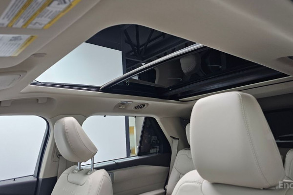 2022 Ford Explorer с пробегом 27 992 км