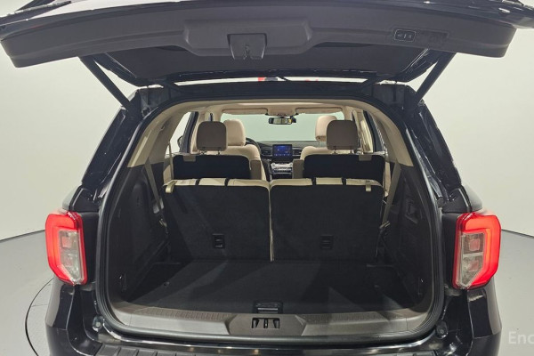 2022 Ford Explorer с пробегом 27 992 км