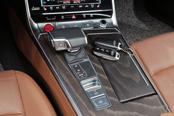 2022 Audi A6 с пробегом 49 078 км