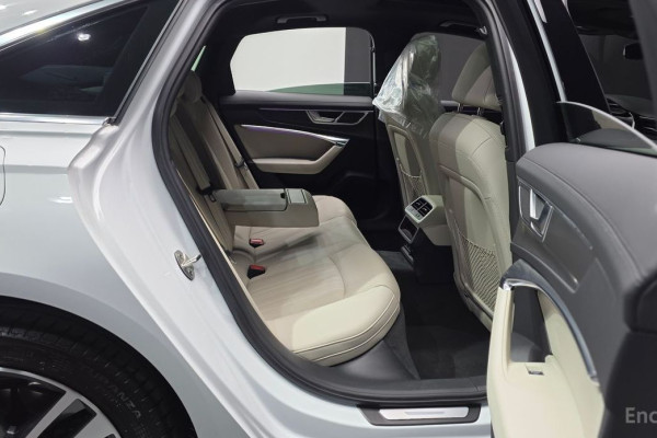 2022 Audi A6 с пробегом 56 683 км