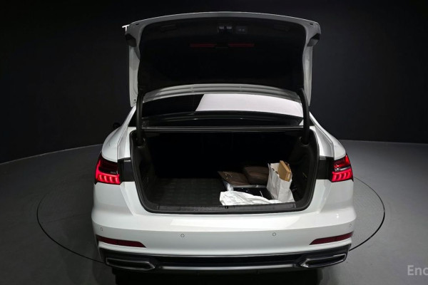 2023 Audi A6 с пробегом 17 198 км